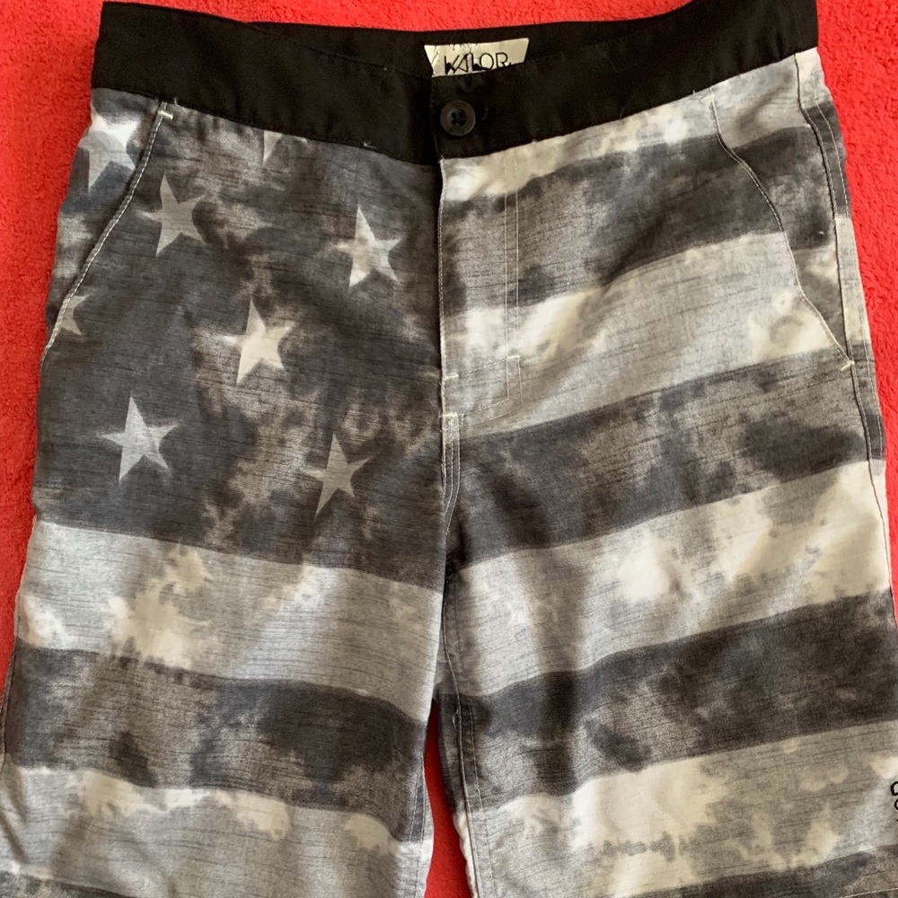 Boys Valor Board Shorts Size 14